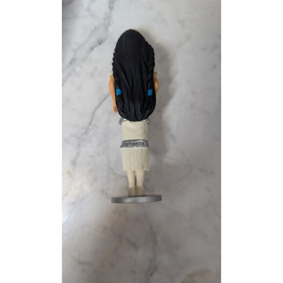 Hallmark Dolls of the World Native American Barbie 1996 Christmas tree ornament - Picture 4 of 8